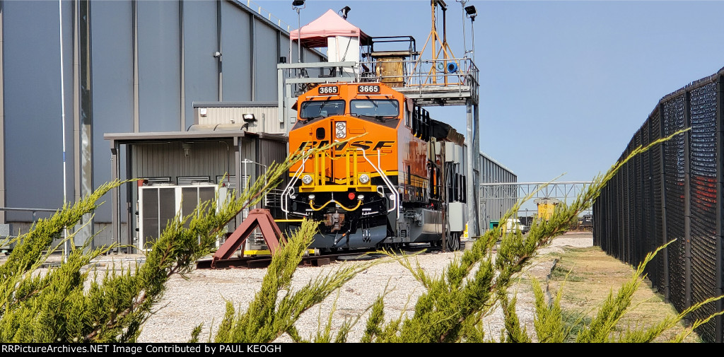 Head On Shot of BNSF 3665 as She Sits Under The Wabtec Emissions Testing Rig.